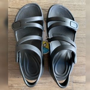 Like *NEW* Aetrex Sandals